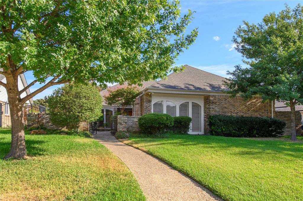 6025 Daven Oaks Drive, Dallas