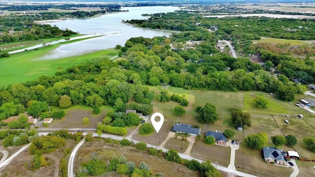 622 Chisholm Trail, Waxahachie