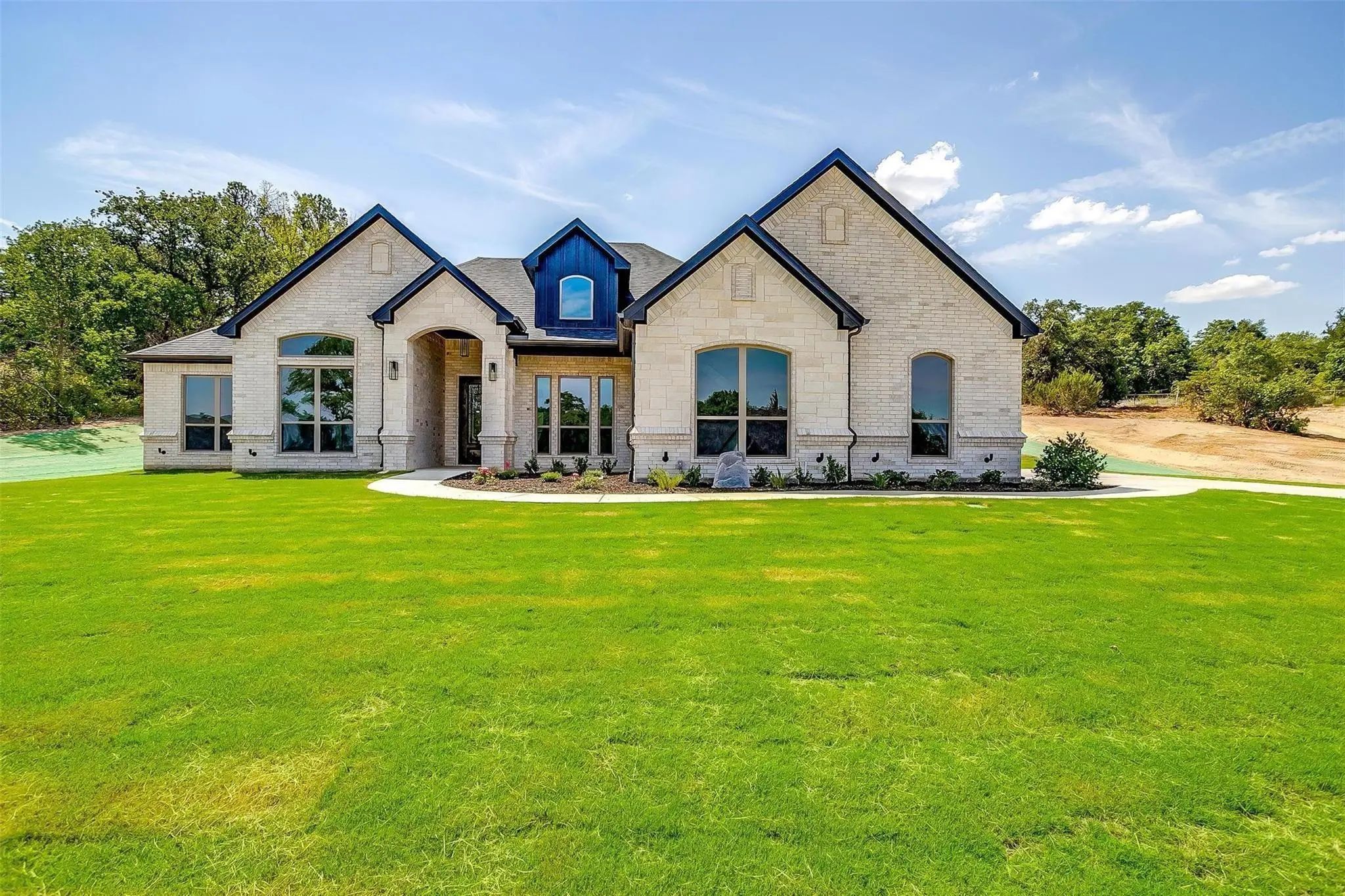 Photo of Listing #21404426