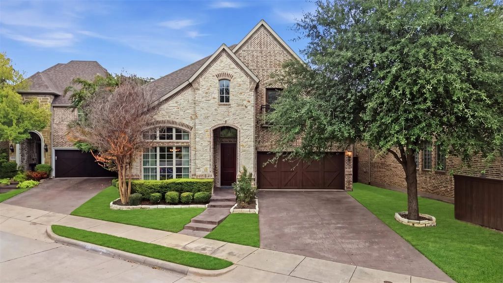 9424 Monteleon Court, Dallas