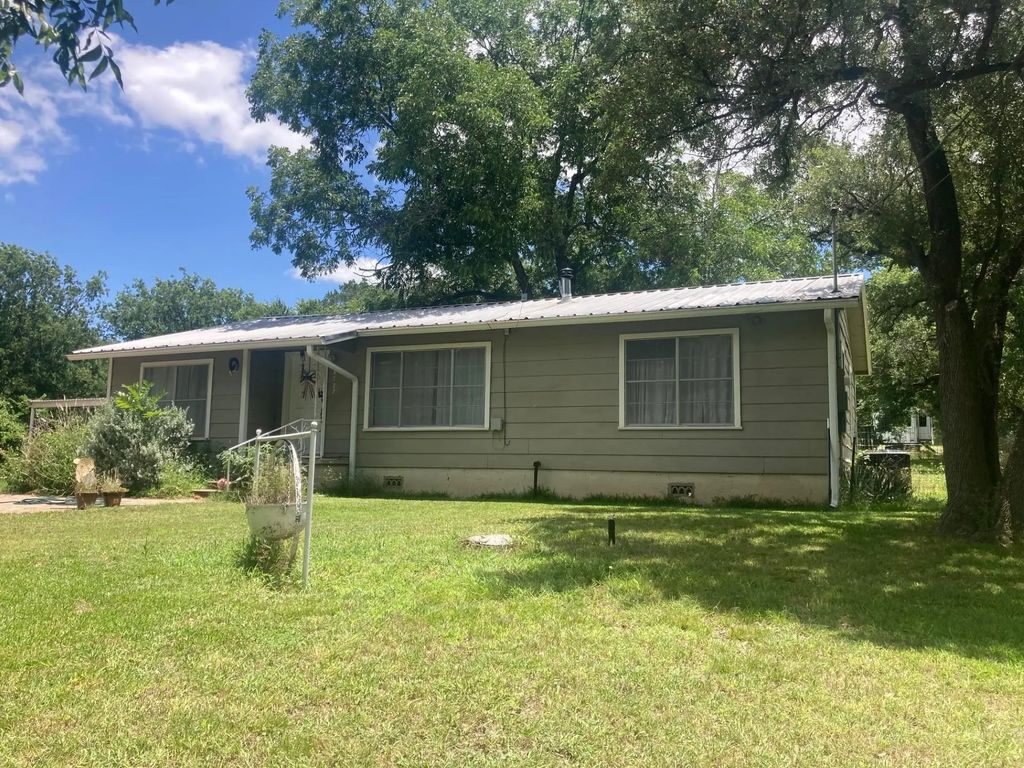 4527 Fm 219, Clifton