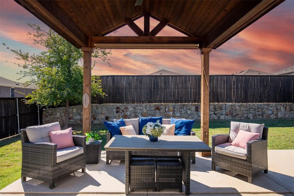 1340 Vernon Drive, Aubrey