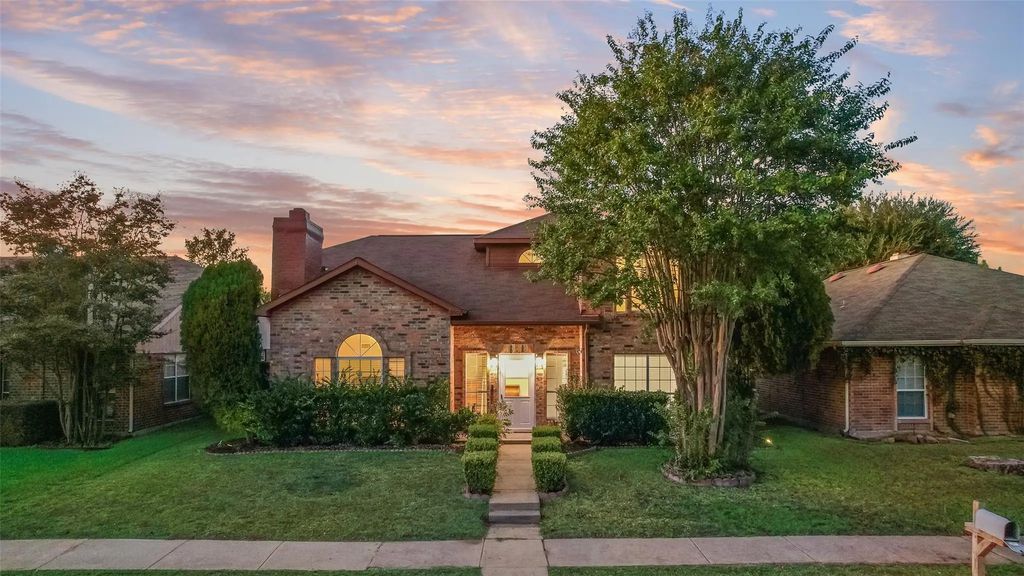 2001 Village Creek Drive, Garland