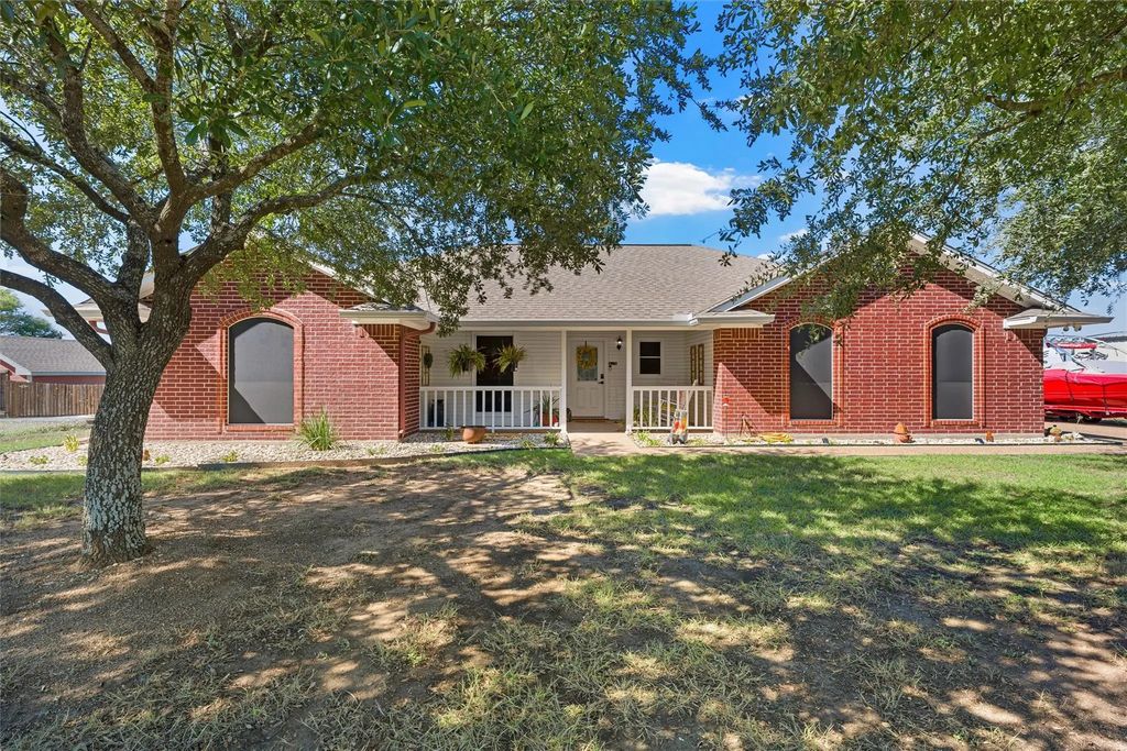 2050 Westward Trail, Bruceville