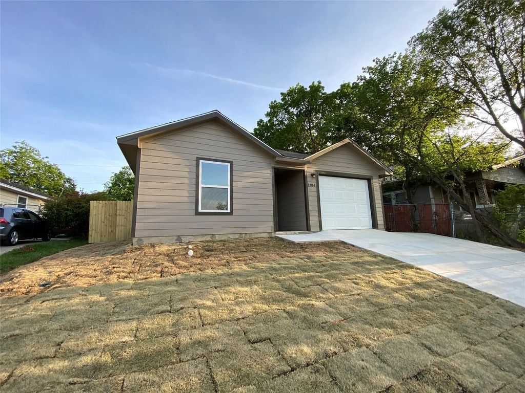 1304 E Magnolia Avenue, Fort Worth