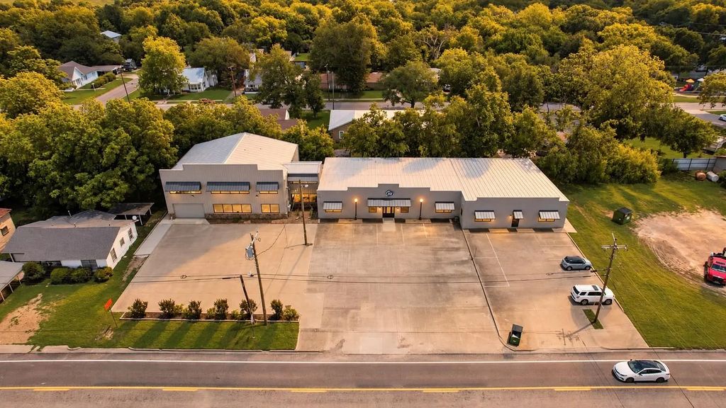 400 N 4th Street, Wills Point