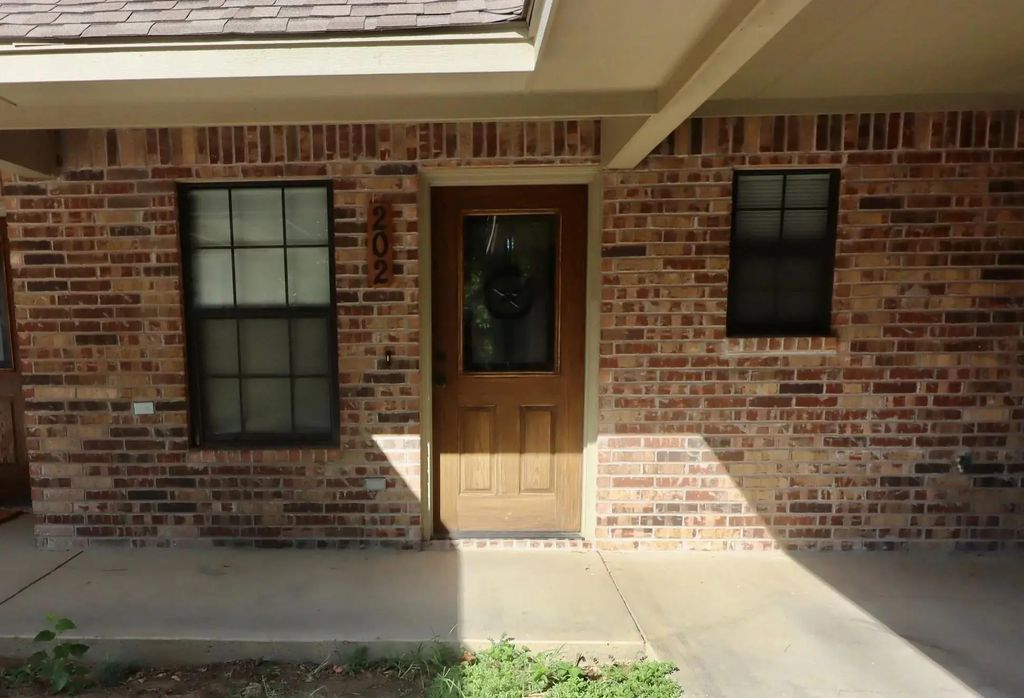 663 W Tarleton Street 202, Stephenville