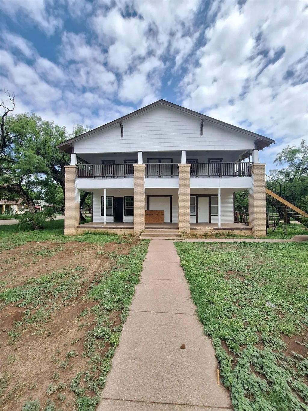 1942 State Street D, Abilene