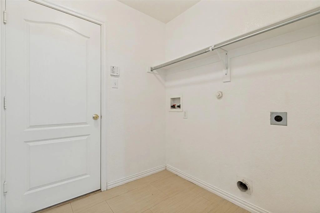 1412 Sleepy Hollow Drive, Allen