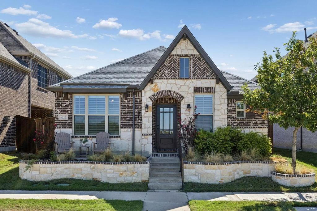 2113 Almassera Drive, Little Elm