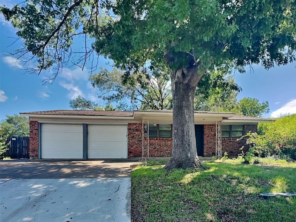 605 Thompson Drive, Saginaw
