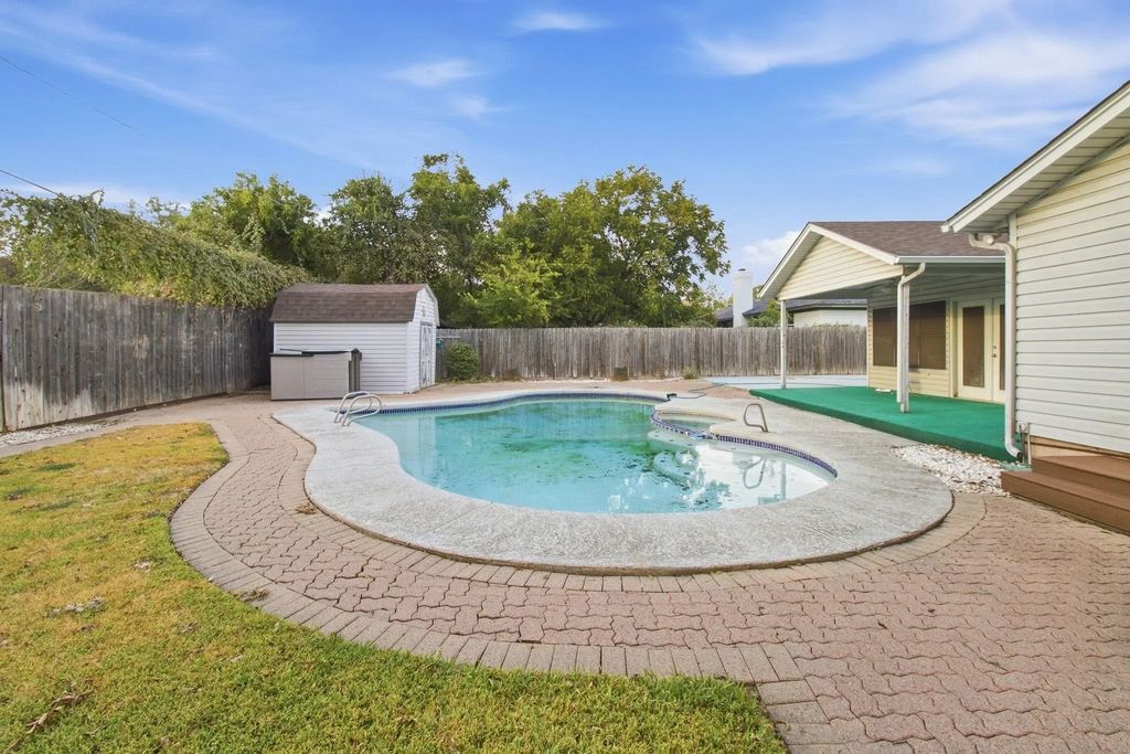 1914 Roosevelt Drive, Pantego