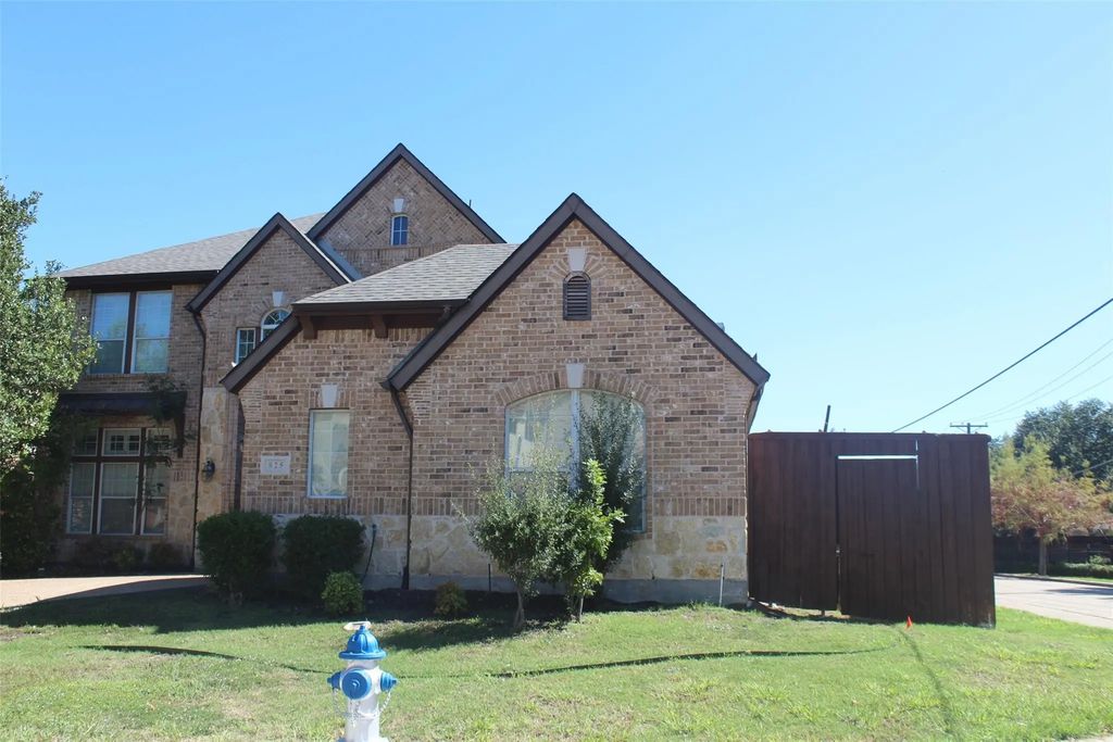 825 Lotus Drive, Richardson