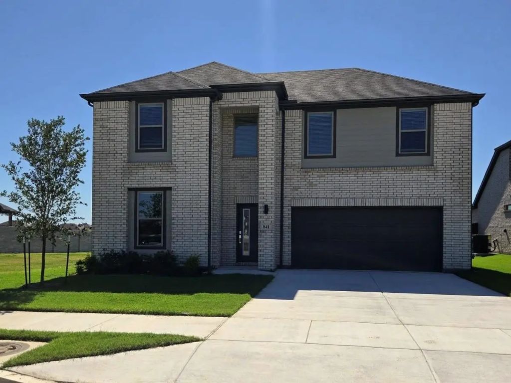 841 Rockcloud Drive, Fort Worth