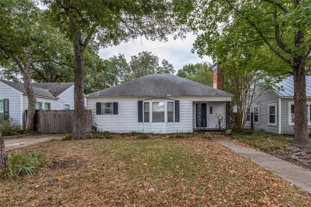 8714 Forest Hills Boulevard, Dallas