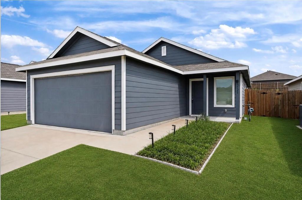 3521 Glover Peak Place, Crandall