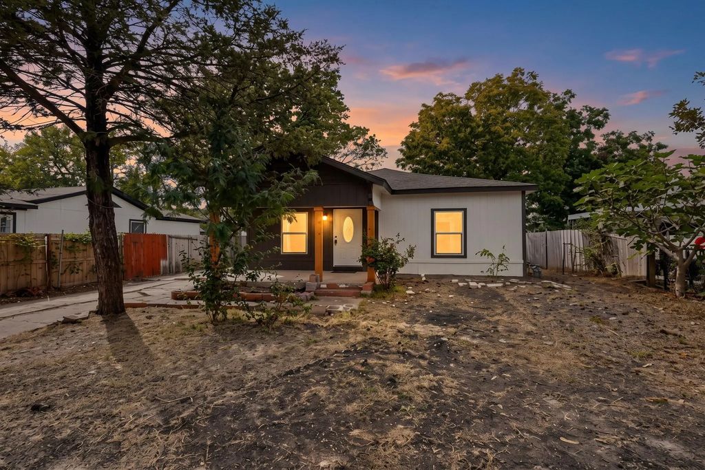 651 Ezekial Avenue, Dallas