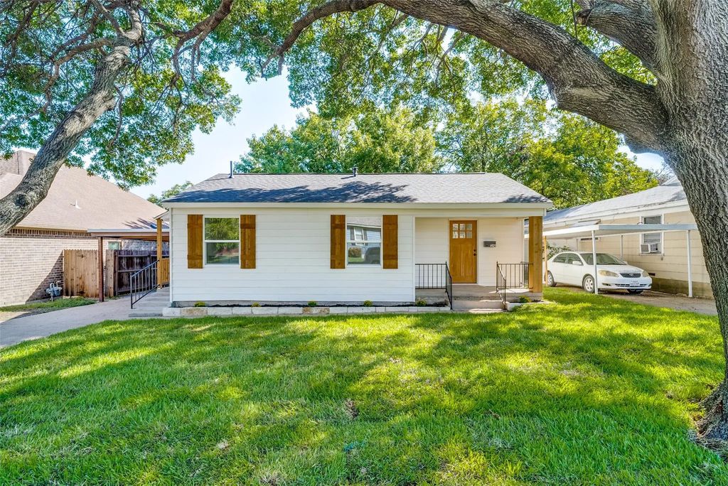 4821 Langley Road, River Oaks