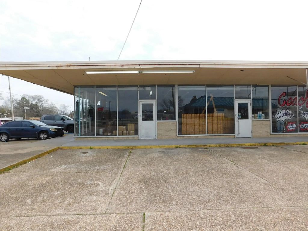 3707 Lakeshore Drive 3707, Shreveport