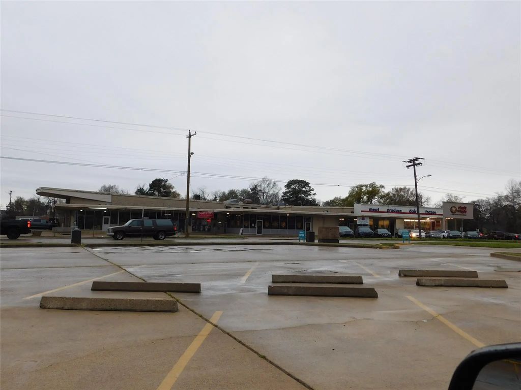 3707 Lakeshore Drive 3717, Shreveport