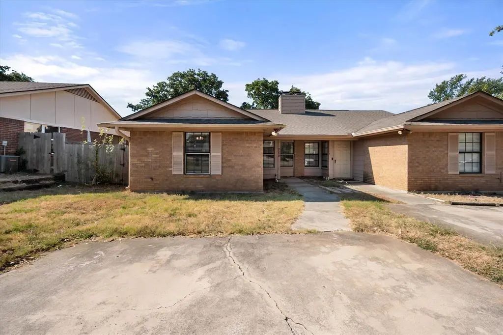 708 Woodland Court, Kennedale