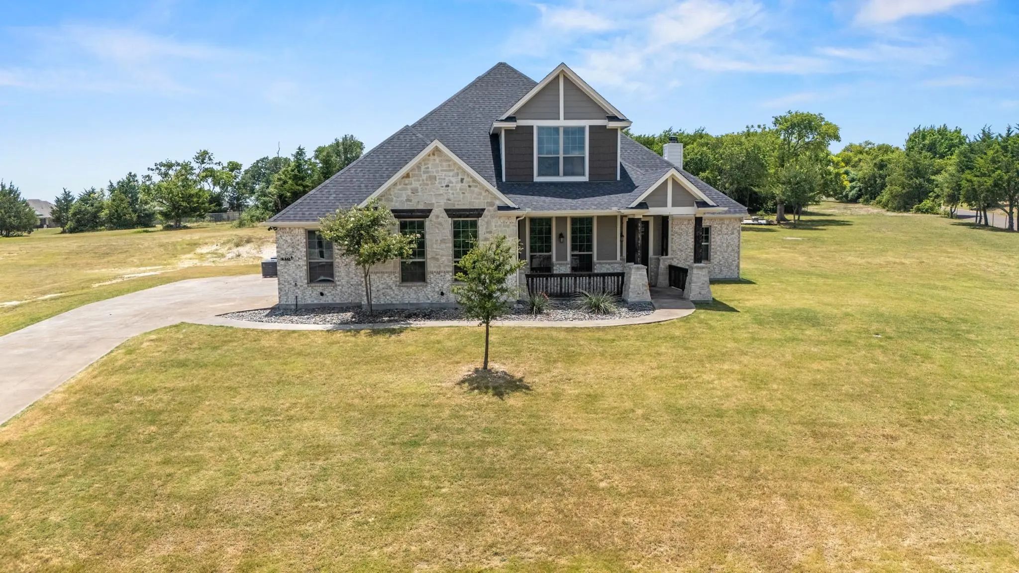 Photo of Listing #21405544