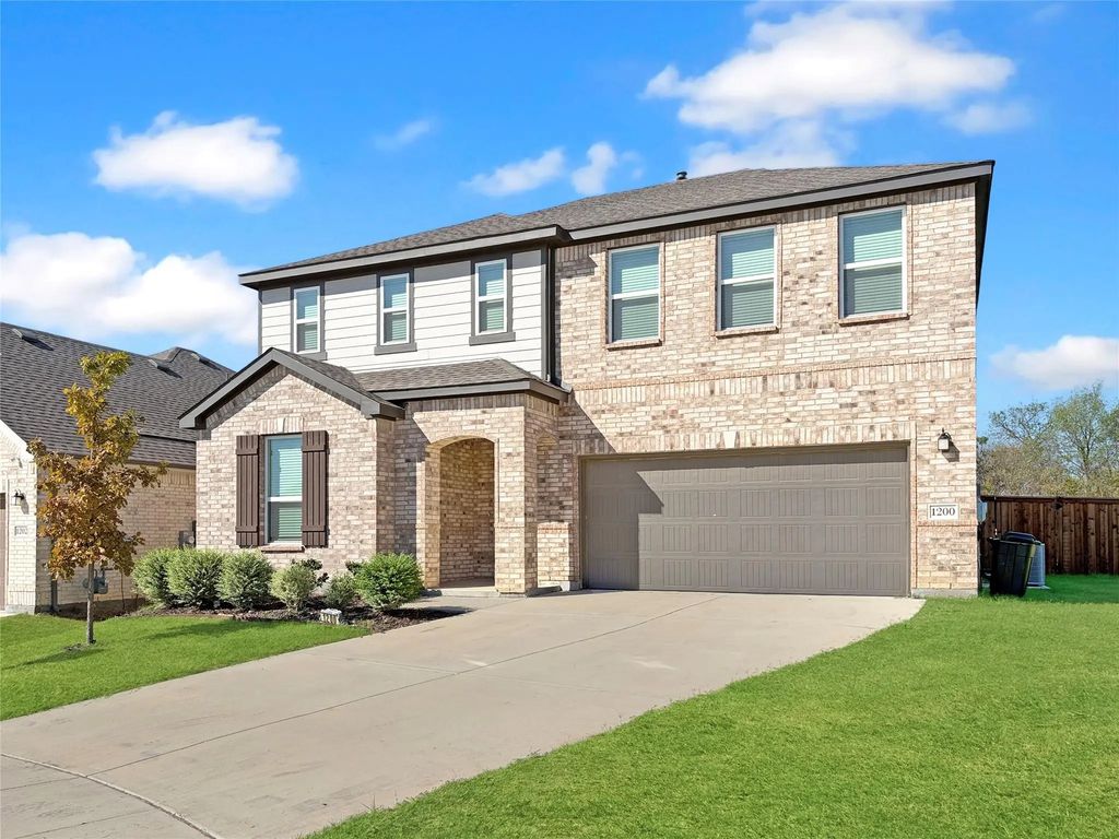 1200 Lancaster Drive, Justin