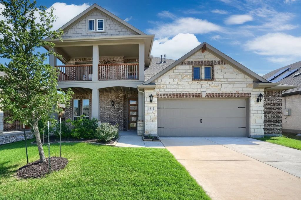 1312 Arrowwood Drive, Aubrey