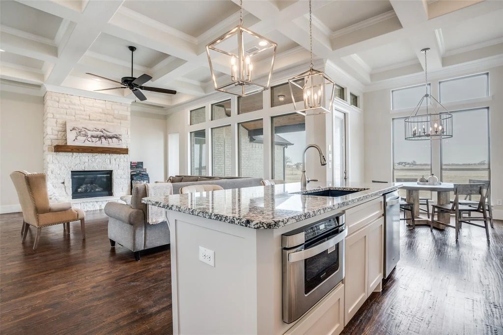 118 White Wing Court, Weatherford