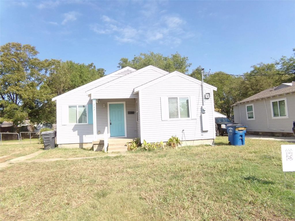 1237 Sleepy Hollow Drive, Dallas