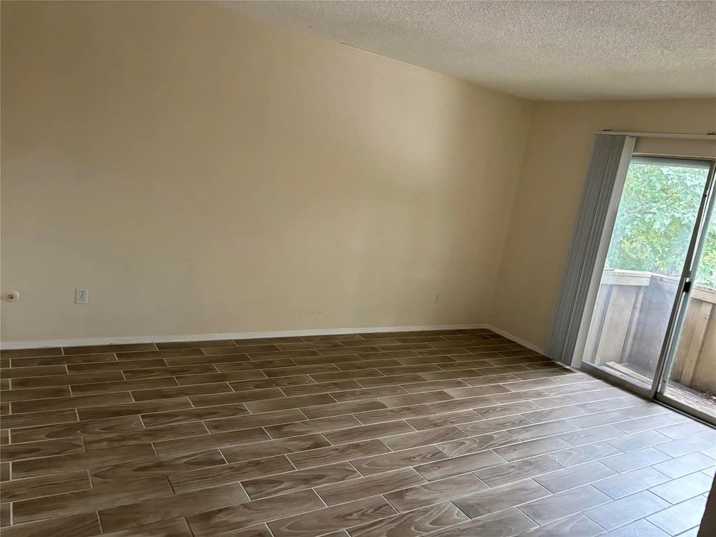 5921 Harvest Hill Road 2086, Dallas