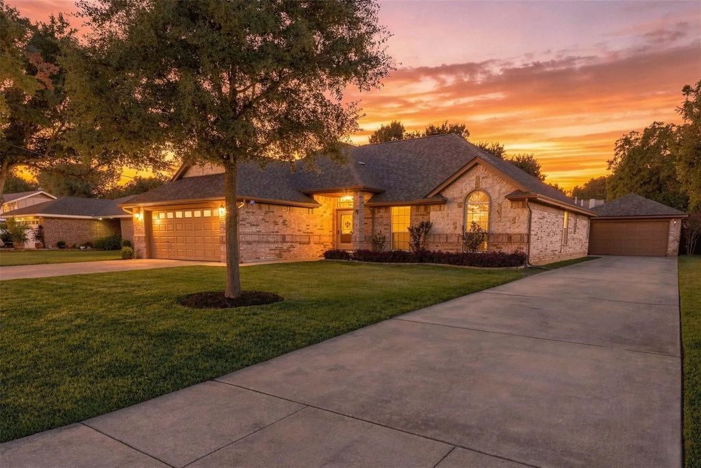7713 Buck Street, North Richland Hills