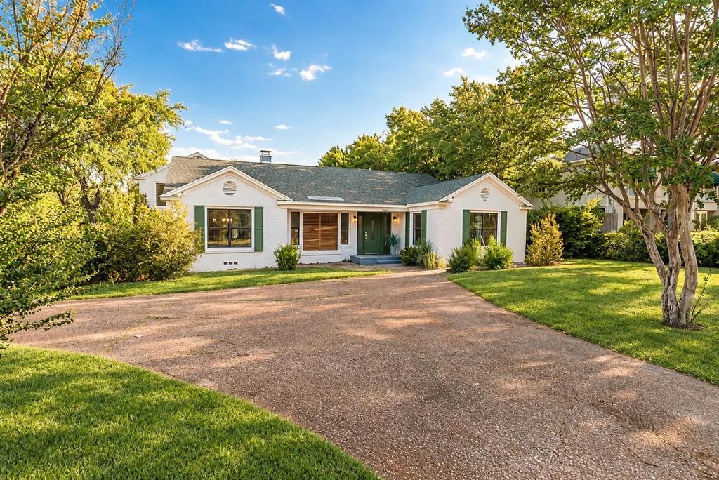 4601 Meadowbrook Drive, Fort Worth