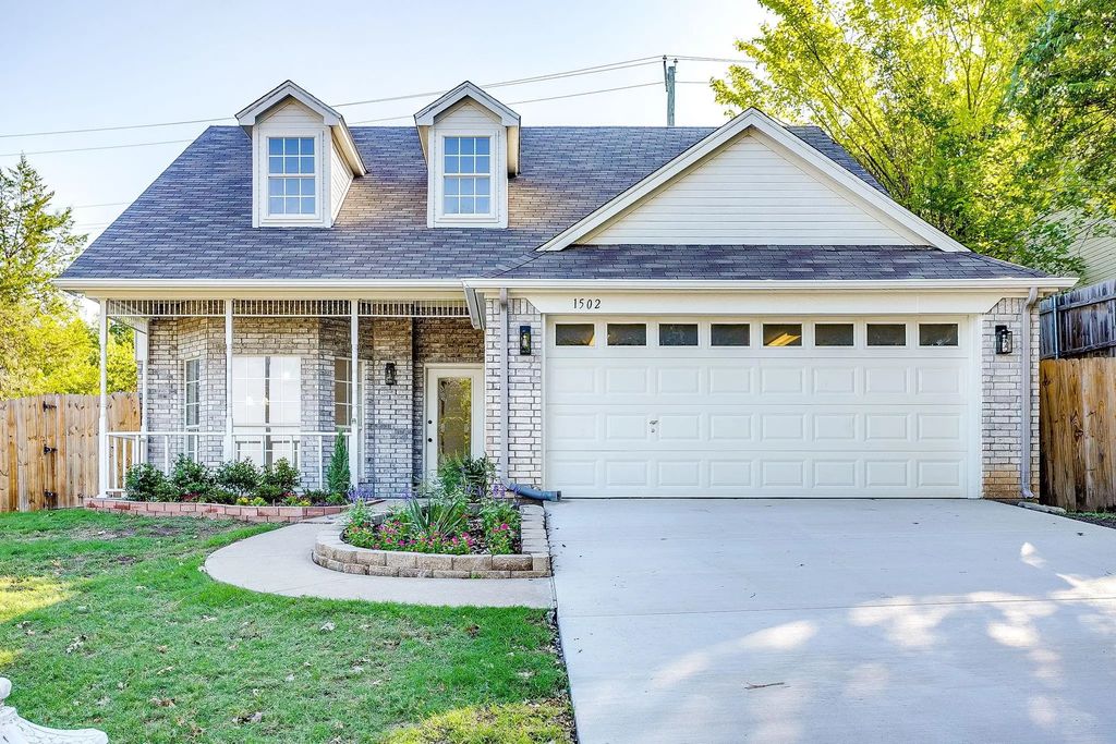 1502 Shadow Run, Weatherford