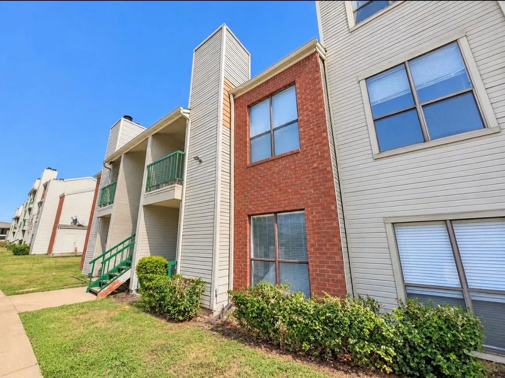 7126 Holly Hill Drive 108, Dallas
