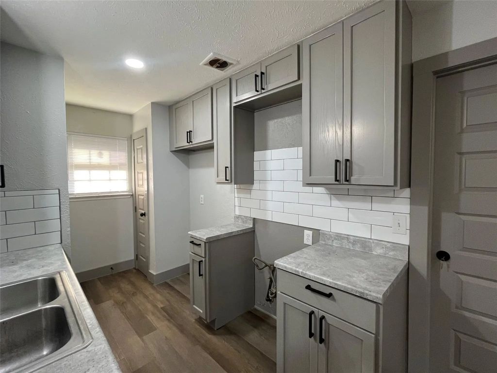 3982 Granite Hill Drive, Dallas