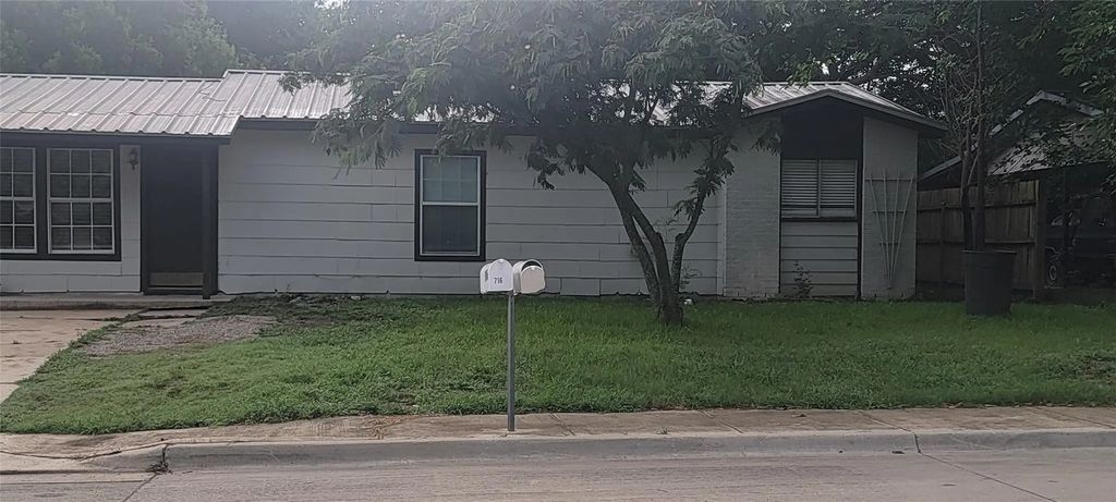 716 N Cummings Drive, Alvarado