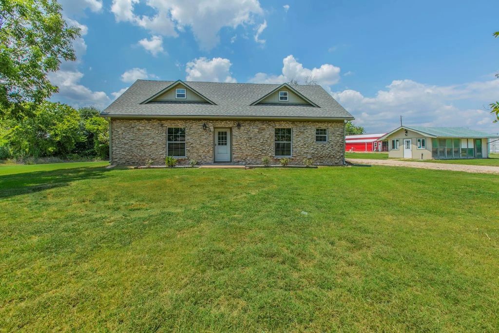 768 Elmwood Drive, Woodway