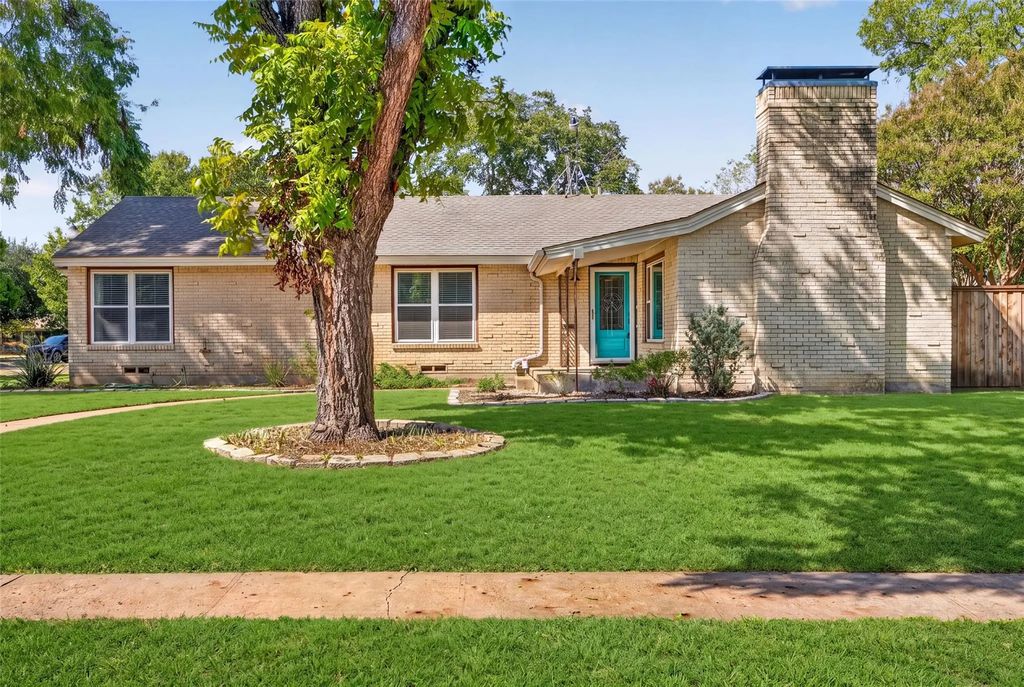 9733 Edgelake Drive, Dallas