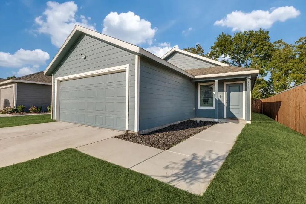 238 Willow Way, Wilmer