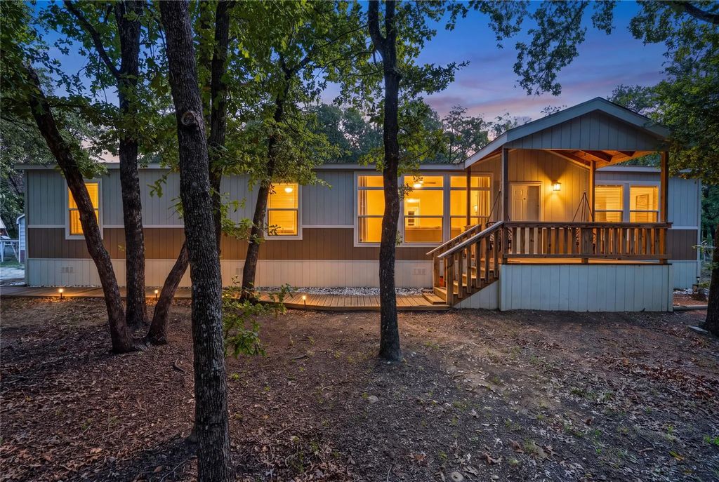 145 Adalida Lane, Springtown