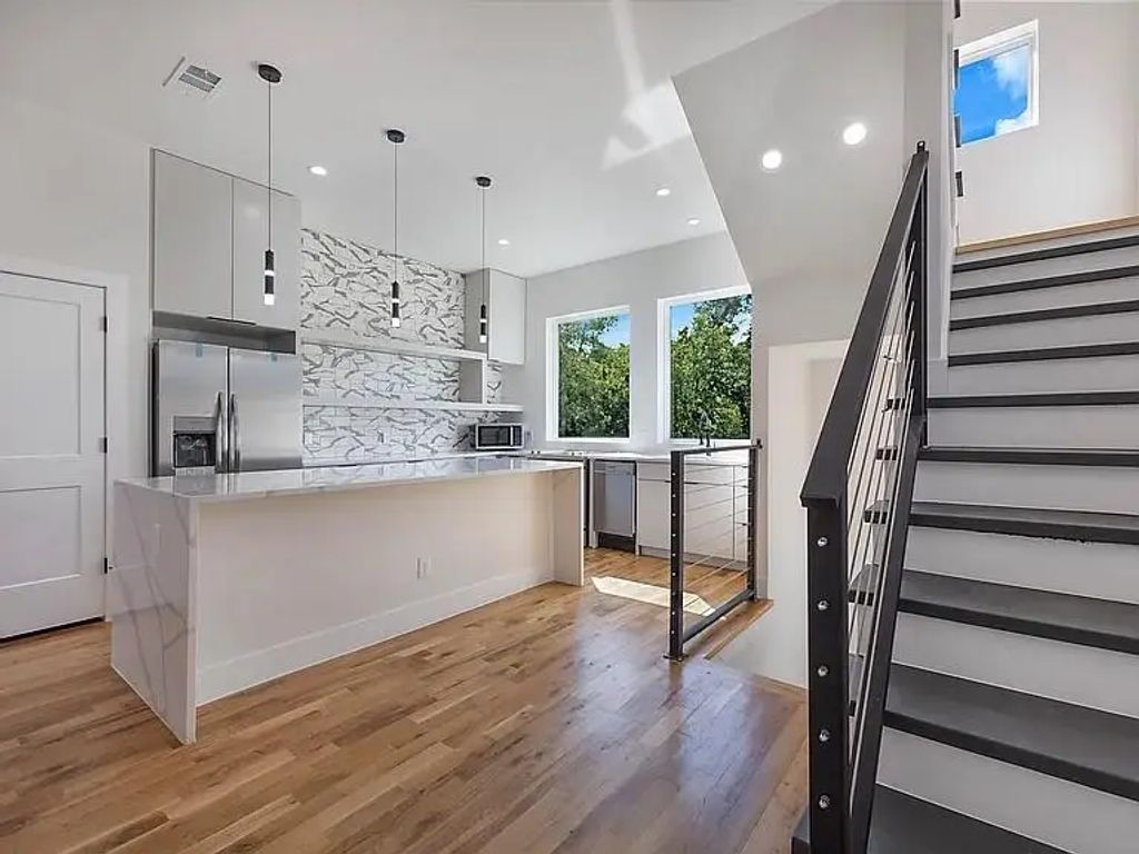 1120 Muncie Avenue, Dallas