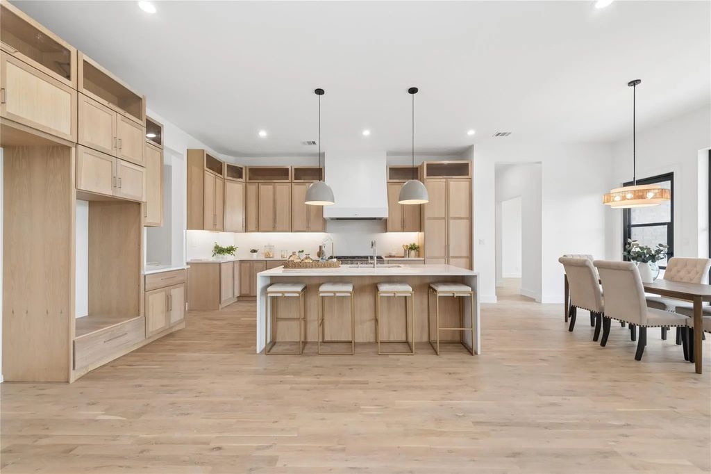 208 W Cottage Hill Parkway, Weston