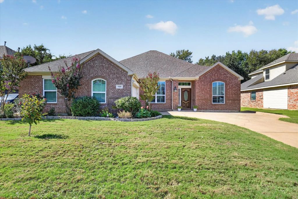 1106 Wedgewood Drive, Mansfield