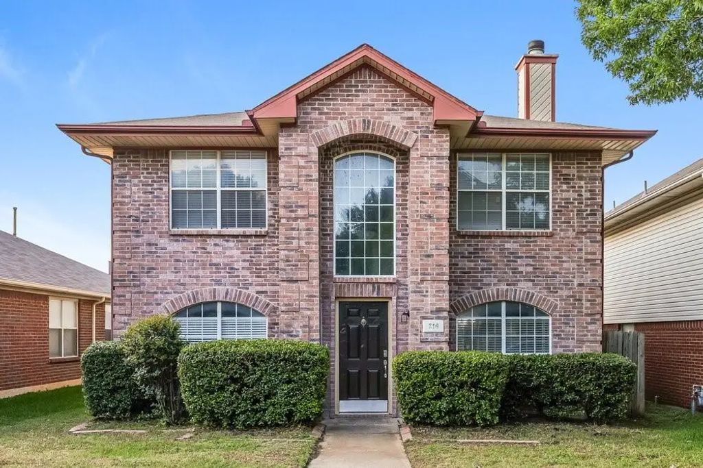 216 High Pointe Lane, Cedar Hill