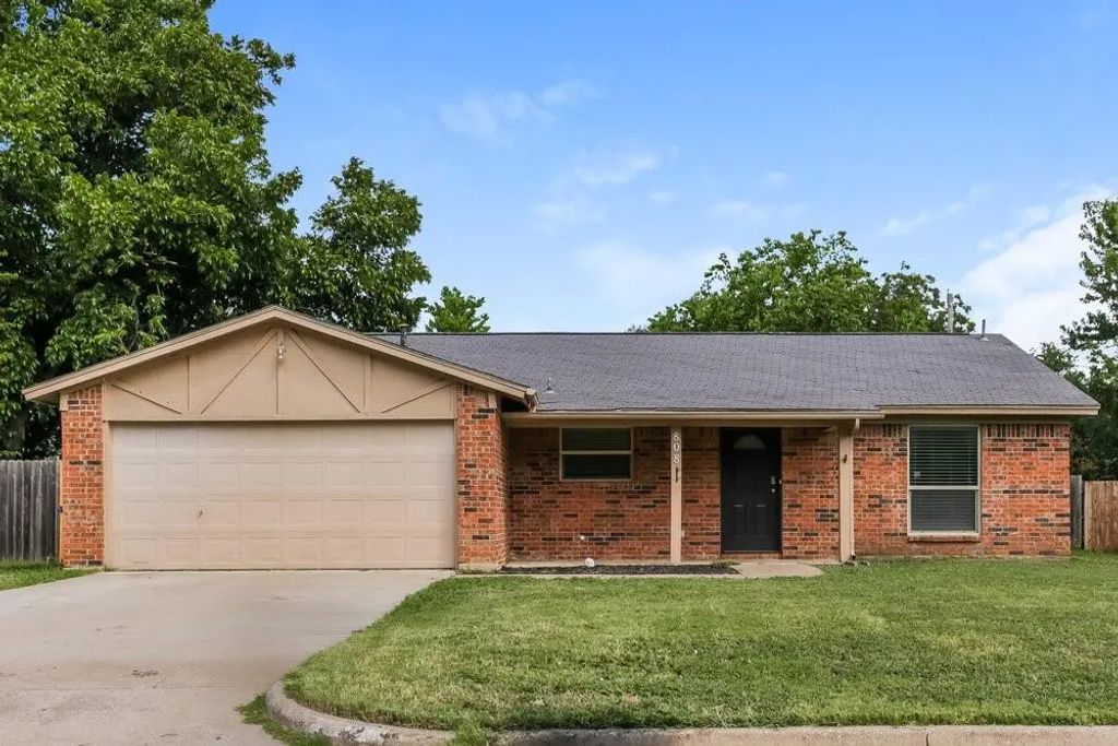 808 Judith Street, Burleson
