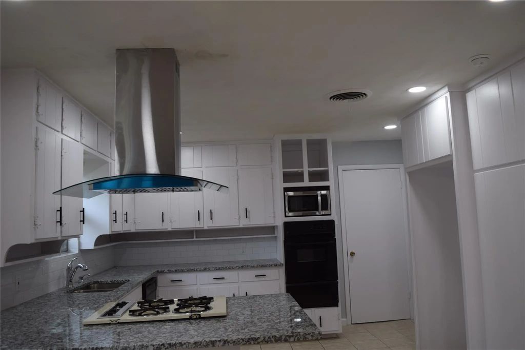853 Joanna Drive, Hurst