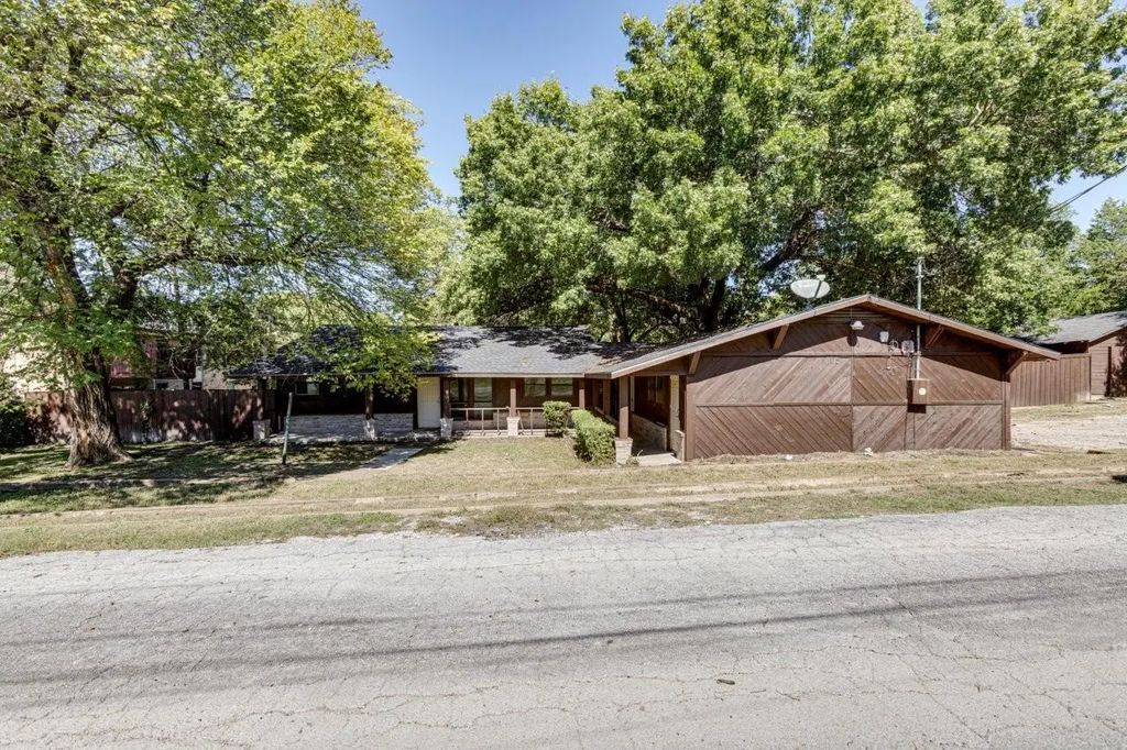 105 Barrows Lane, DeSoto