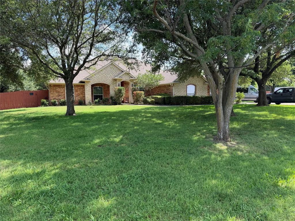 2117 Shorthorn Trail, Crowley