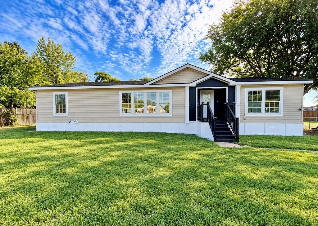 250 Rio Grande Drive, Midlothian